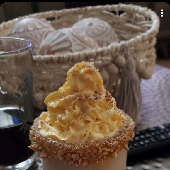 Me 💸💸💸 - Picture 3 of 3